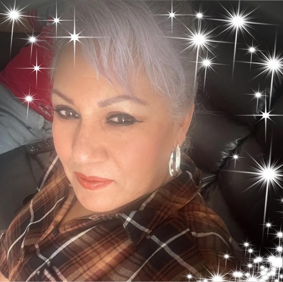 Meet your Posher, Martina - Picture 1 of 1